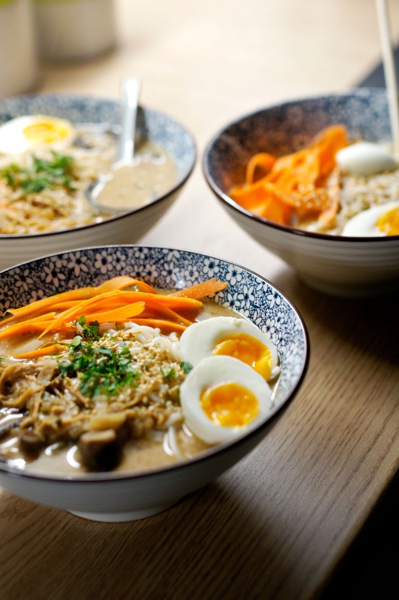 Miso ramen z dodatkiem masła z orzeszków ziemnych