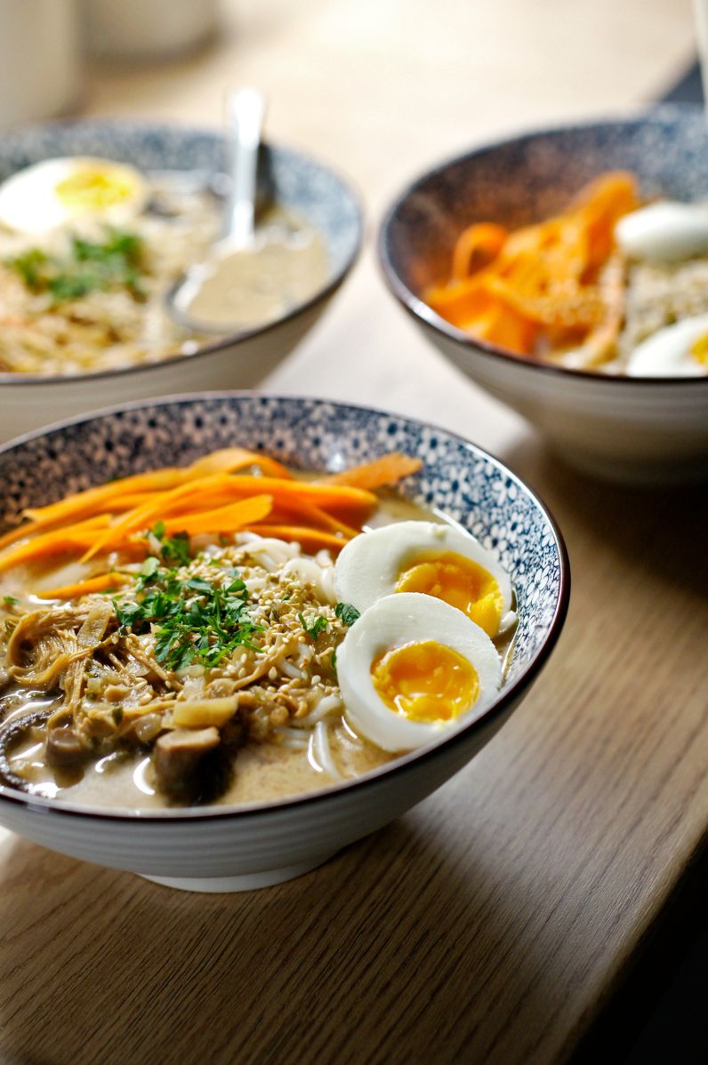 Miso ramen z dodatkiem masła z orzeszków ziemnych