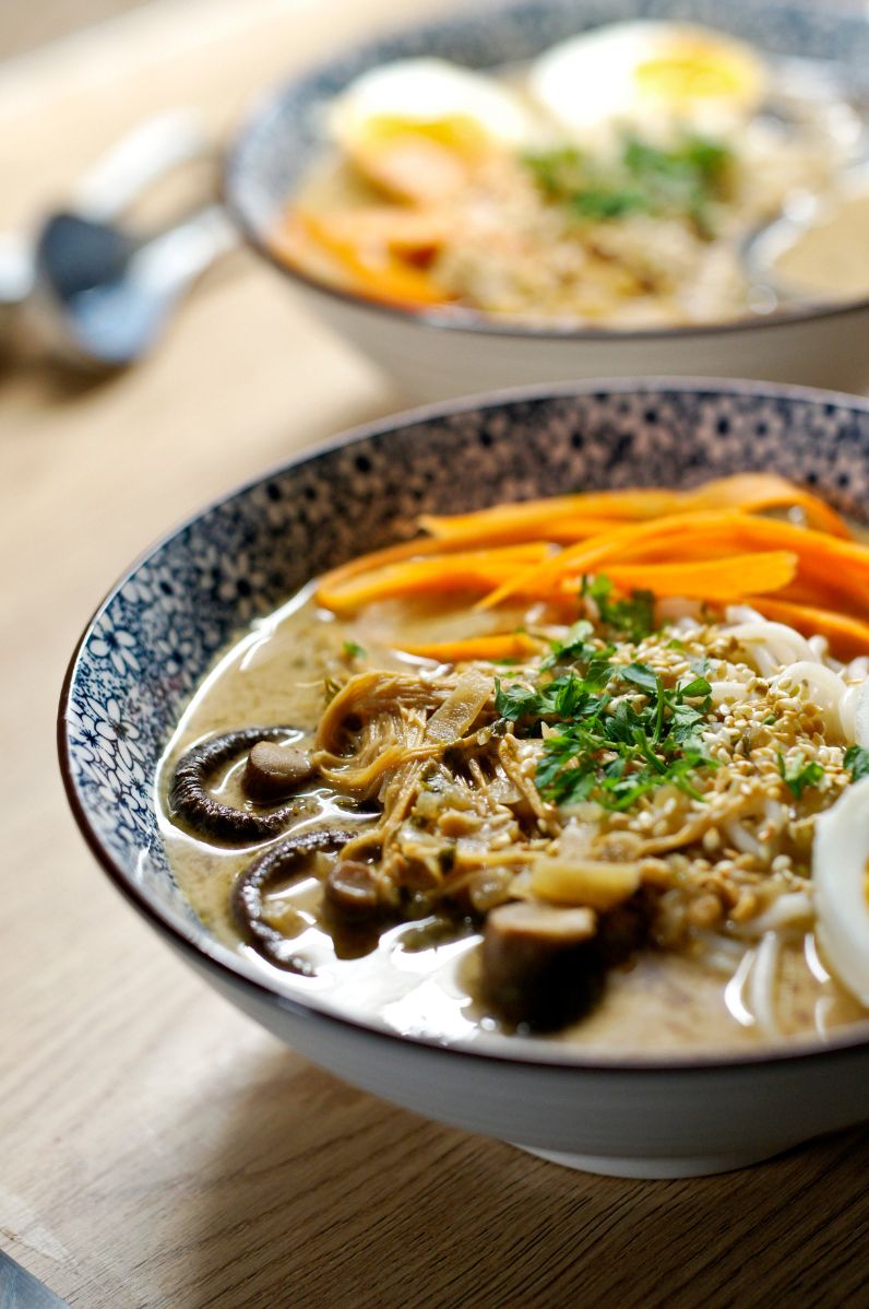 Miso ramen z dodatkiem masła z orzeszków ziemnych