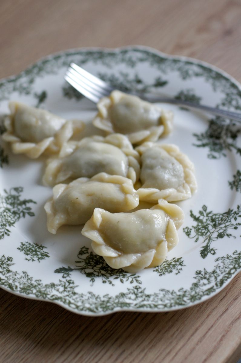 Pierogi z kapustą kiszoną i suszonymi grzybami