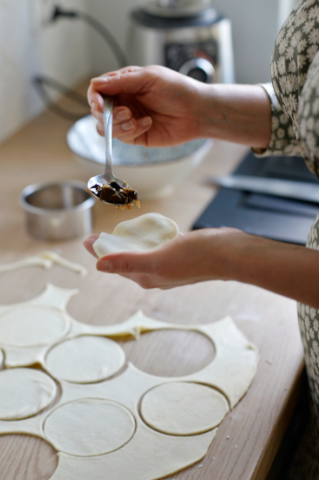 Pierogi z kapustą kiszoną i suszonymi grzybami