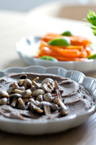 Pasta z białej fasoli z dodatkiem leśnych grzybów