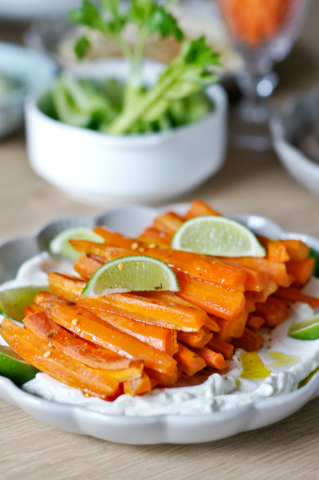 Słodko-pikantna pieczona marchewka